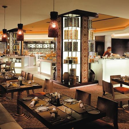 Shangri-La Surabaya Buitenkant foto