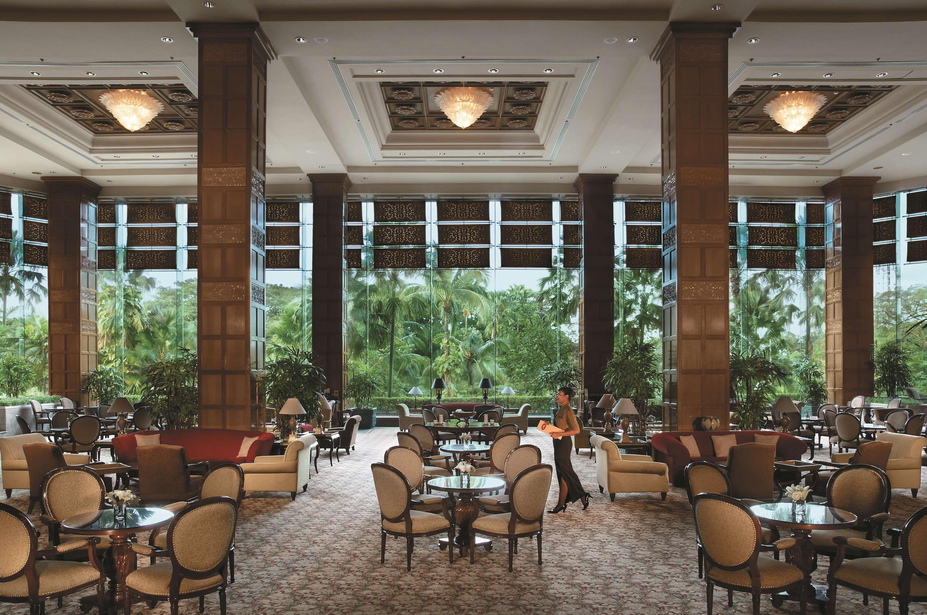 Shangri-La Surabaya Buitenkant foto